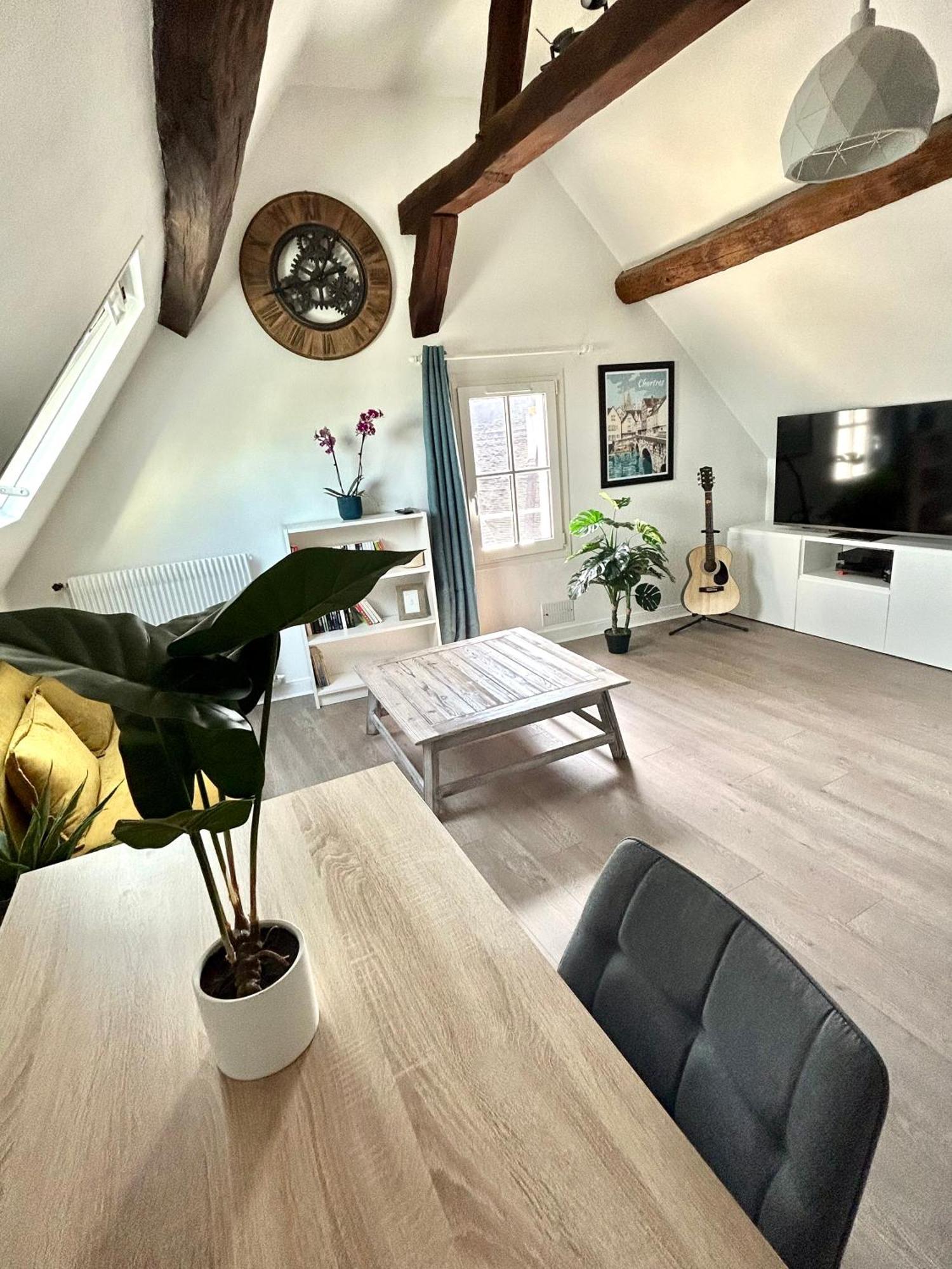 L Ecuyer Appartement Au Coeur Du Quartier Historique شارتر المظهر الخارجي الصورة